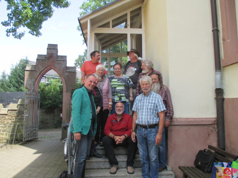 Wolfgang auf GarantiertGrünGerecht-Tour im Odenwald, hier Arbeitsloseninitiative Kompass