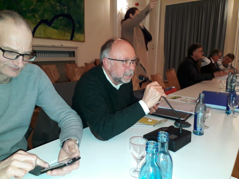 Rettet die Bienen – weg mit der Chemiekeule!